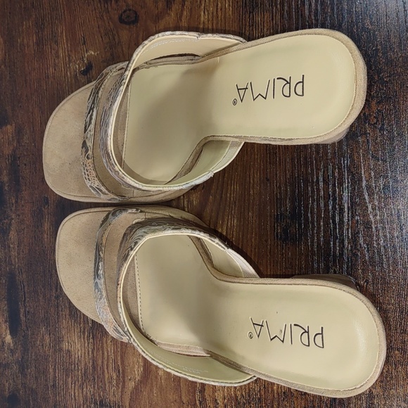 Prima Tooled Faux Leather Platform Heels - Picture 6 of 11